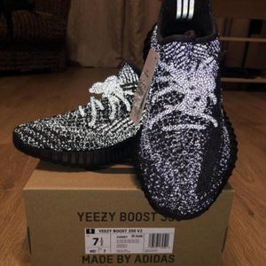 Yeezy Boost 350 v2 Black reflective